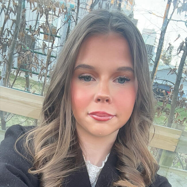 Babysitter in Trångsund: Ebba