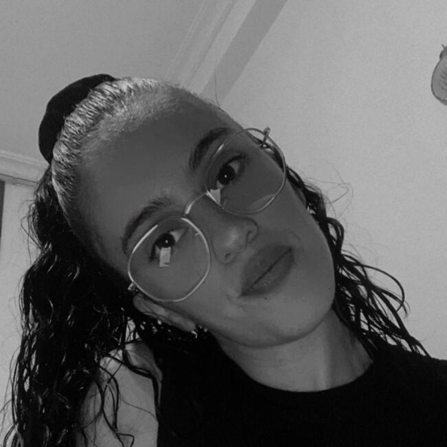 Babysitter em Perozinho: Claudia