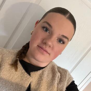 Babysitter in Torigny-les-Villes: Adèle