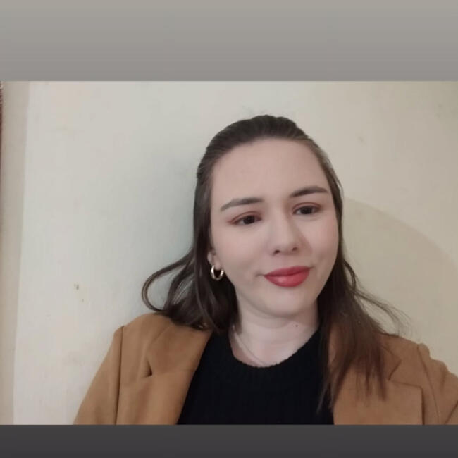 Babysitter in Athens: Theodora