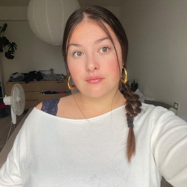 Babysitter in Nantes: Maya