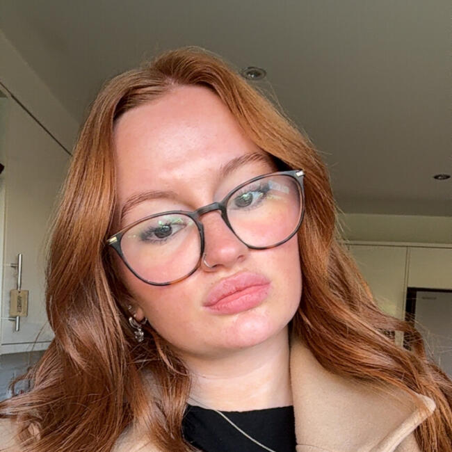 Babysitter in Winchester: Eve