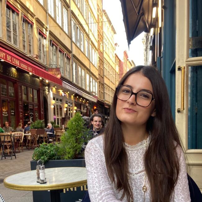 Babysitter in Chasselay: Thaïs