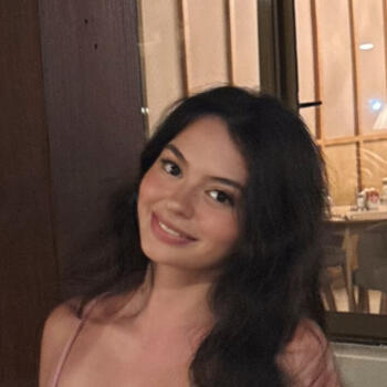 Babysitter in Dunn Loring: Cami