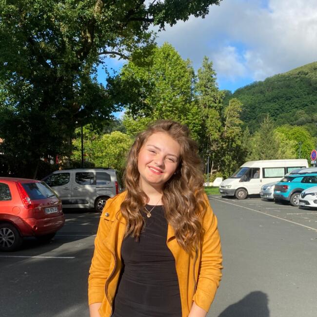 Babysitter in Saint-Pée-sur-Nivelle: Emma