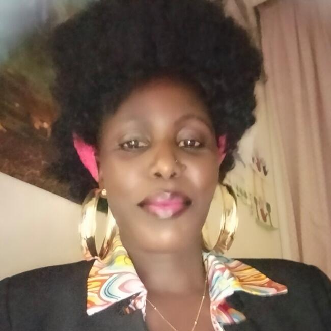 مربية أطفال في مدينة خليفة أ: Joweria