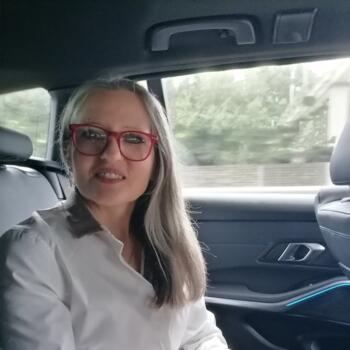 Bebisiterka Surčin: Stanija