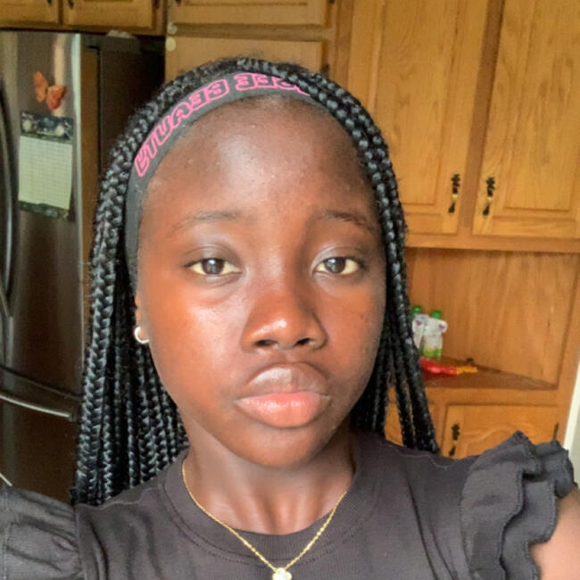 Baby-sitter in Laval: Kenza