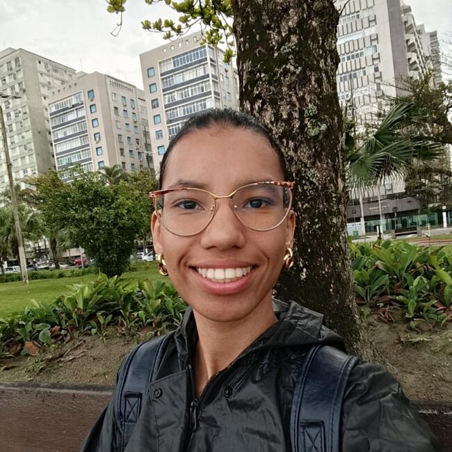 Babá em São Vicente: Luiza