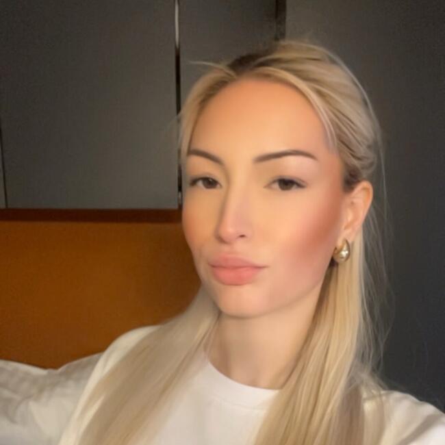 Babysitter in Belgrade: Iva