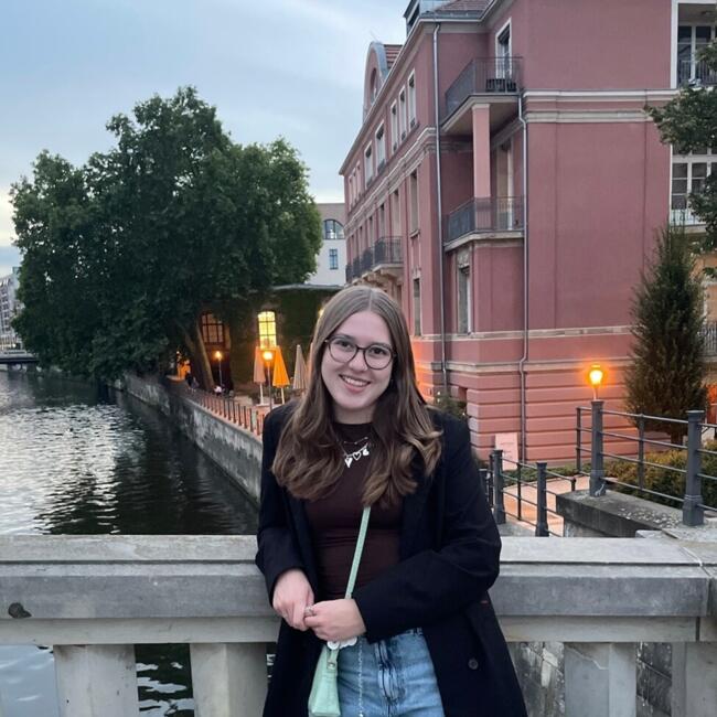 Babysitter in Tjalleberd: Amber