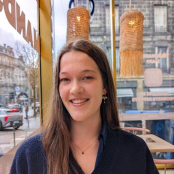 Babysitter Saint-Denis-de-Pile: Noémie