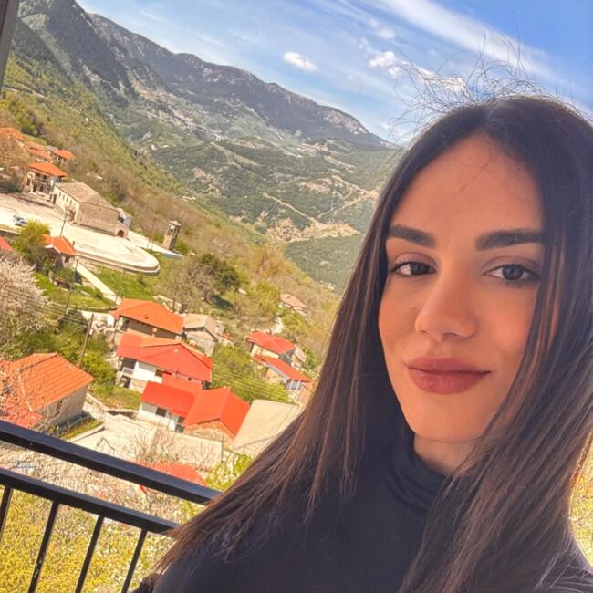 Babysitter in Athens: Artemis