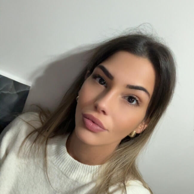 Babysitter in Sinj: Hana