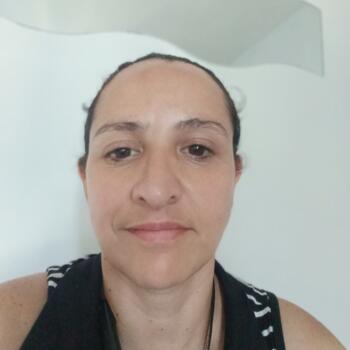 Babysitter Courbevoie: Leydi