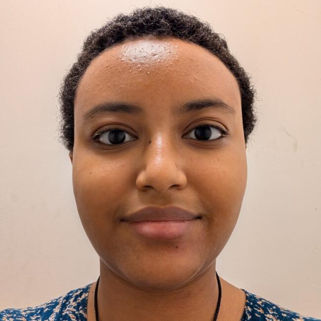 Babysitter in Alexandria: Hannah