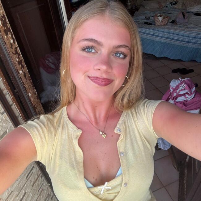 Babysitter in Sydney: Lucy