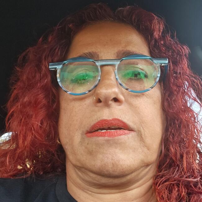 בייביסיטר ב- פתח תקווה: ישראלה