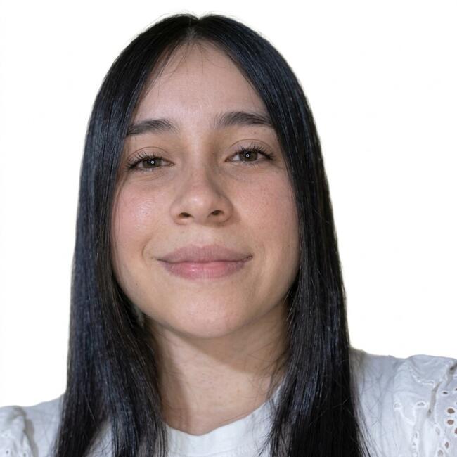 Niñera en José María Ezeiza: Agostina