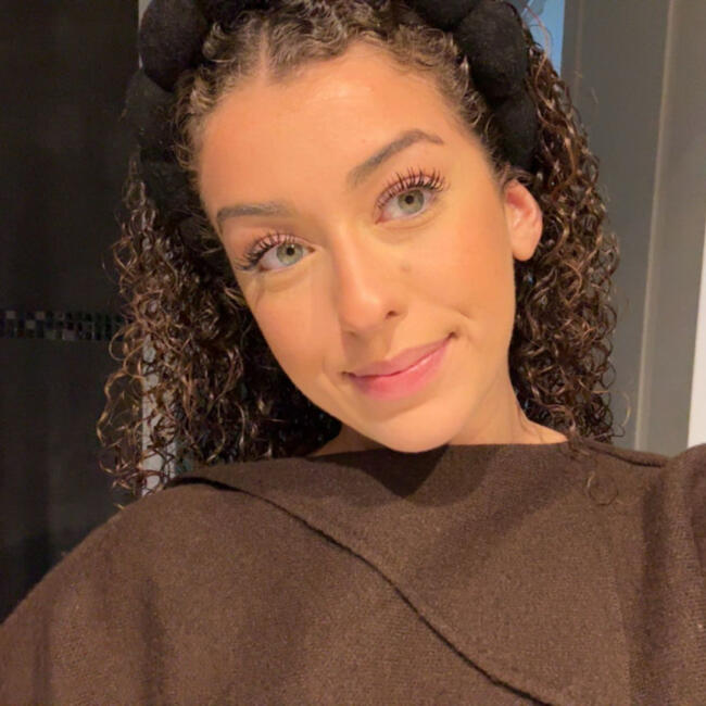 Babysitter in Antibes: Jasmine