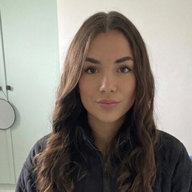 Babysitter in Laval: Madeline