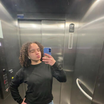 Babysitter in Vélizy-Villacoublay: Syrine