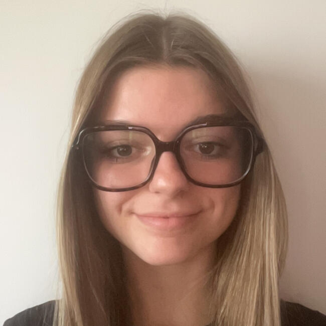 Babysitter in Avignon: Eléonore