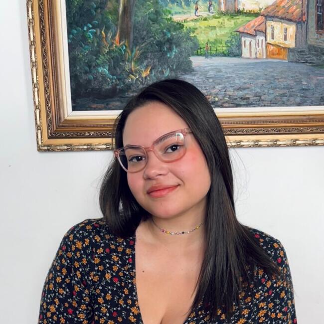 Babysitter in Nova Lima: Sara