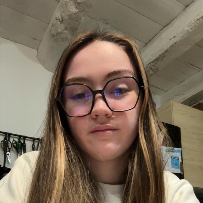 Babysitter in Retiers: Louane