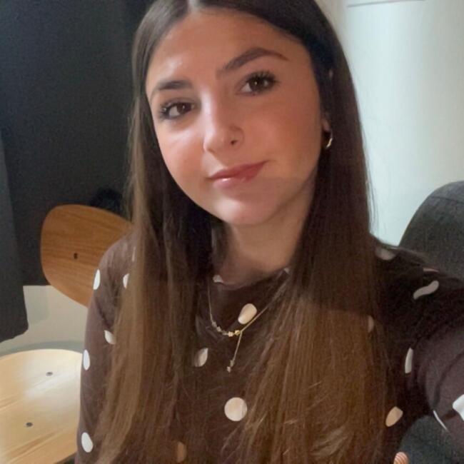 Babysitter in Échirolles: Anna