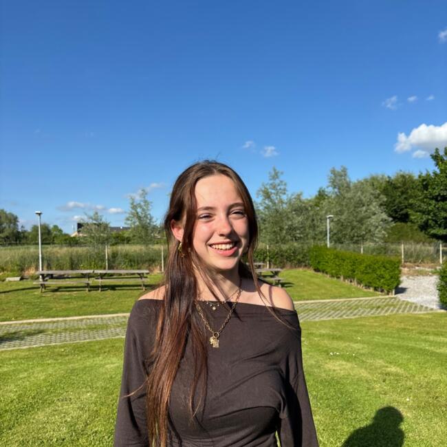 Babysitter in Mont-Saint-Guibert: Lucie