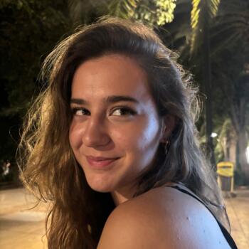 Babysitter in Seville: Viola