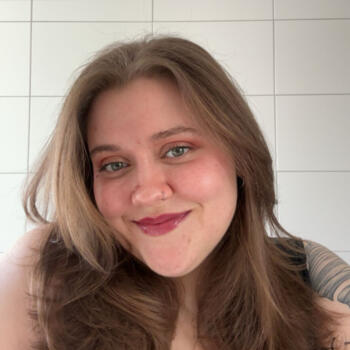 Barnvakt i Ängelholm: Julia