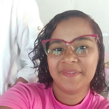 Babysitter in Escada: Yara