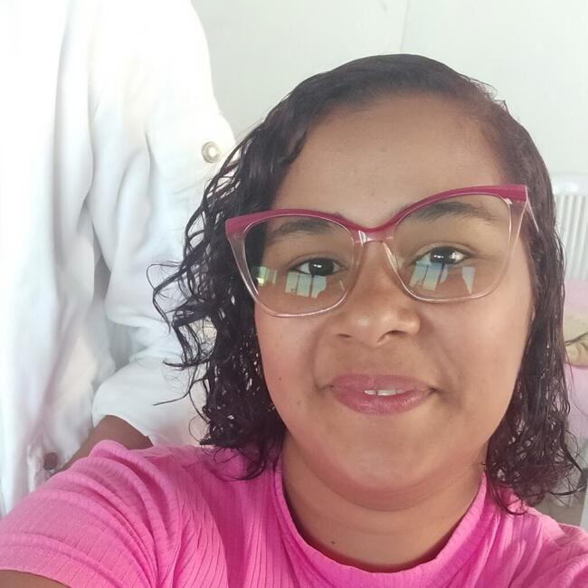 Babysitter in Escada: Yara