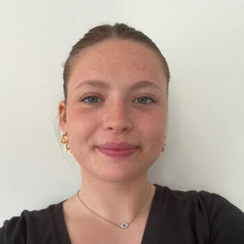 Baby-sitter Pexiora: Lise