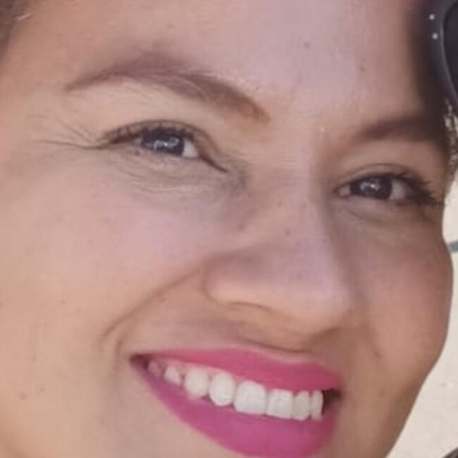 Babysitter in San Fernando Valley: Lizet