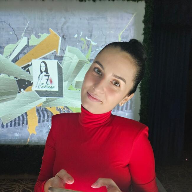 وظيفة جليسة أطفال في دبي: Elizaveta
