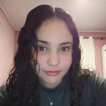Babá em Viamão: Nicole