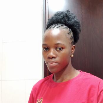 جليسة أطفال دبي: Bulyaba