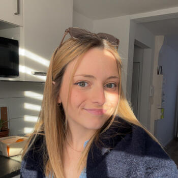 Baby-sitter in Edmonton: Pauline