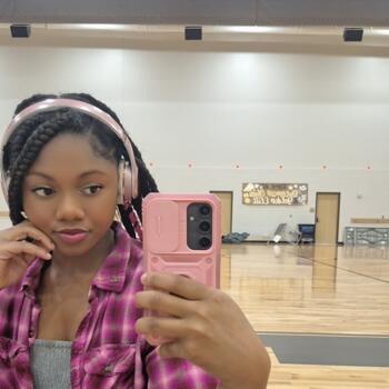 Babysitter in Katy: Hannah