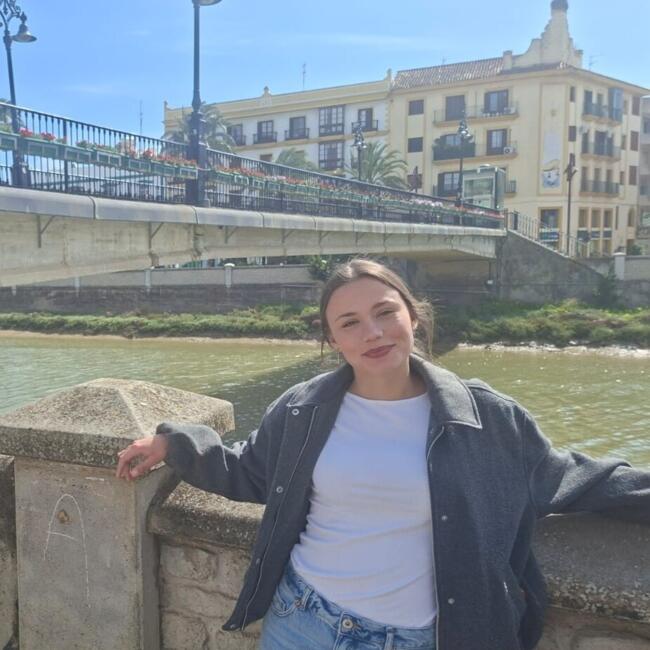 Babysitter in Jerez de la Frontera: Laura