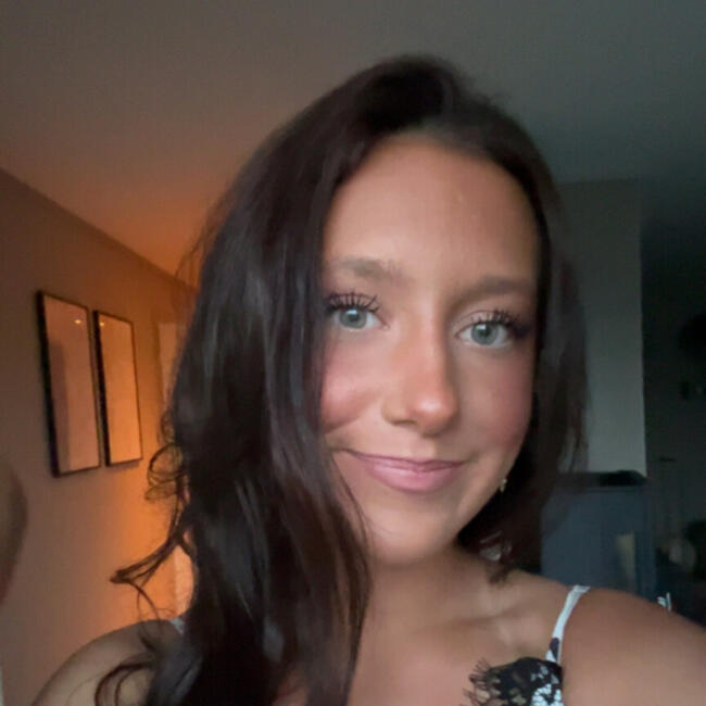 Babysitter in Hustad: Natalie