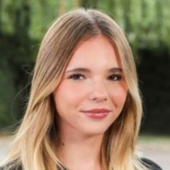 Babysitter in Margency: Olivia