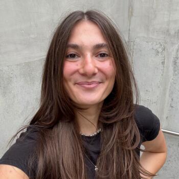 Babysitter in Berlin: Kira