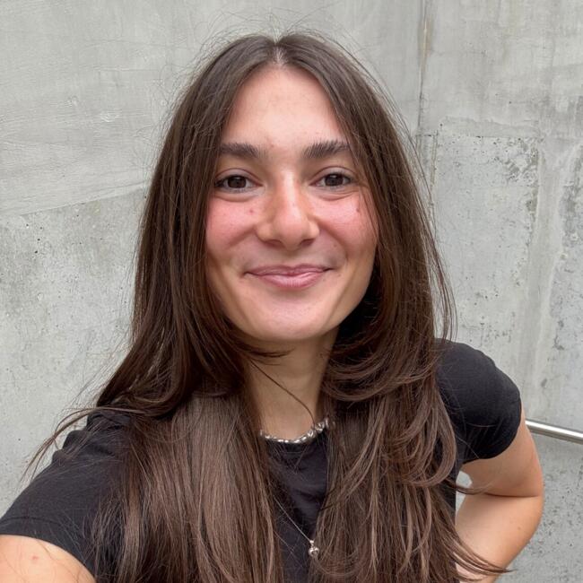 Babysitter in Berlin: Kira