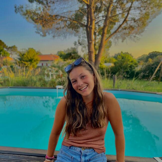 Babysitter in Bordeaux: Charlotte