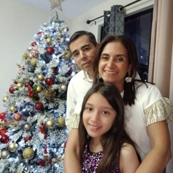 Babysitter Job in Santa Tecla: Babysitter Job Ricardo