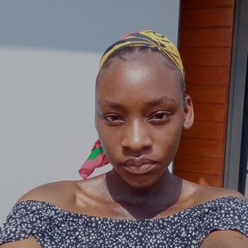 Babysitter in Alberton: Ms Hope